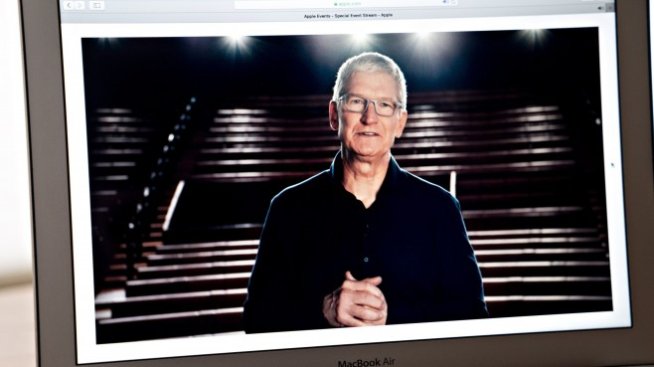 Новата премиера на Apple, или как Тим Кук отново ще говори пред празна зала