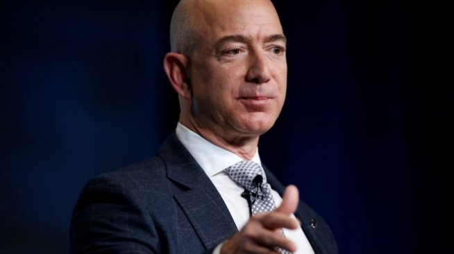 Безос вярва, че изкуственият интелект ще е двигател на растежа на Amazon