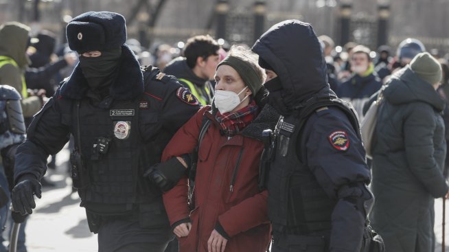 Жените в Русия плащат цената на протестите срещу войната на Путин