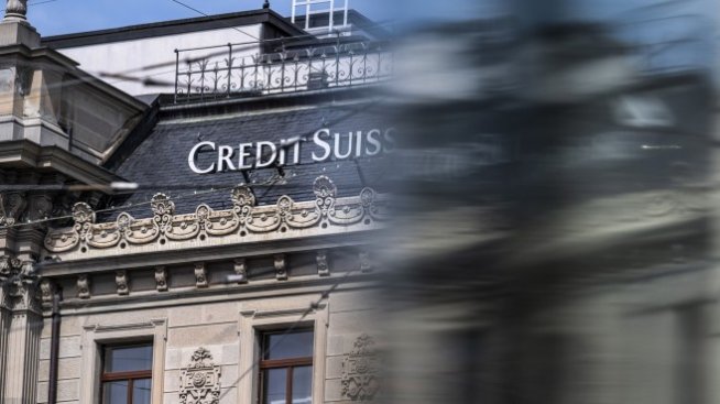 Осъдиха Credit Suisse по делото заради Брендо