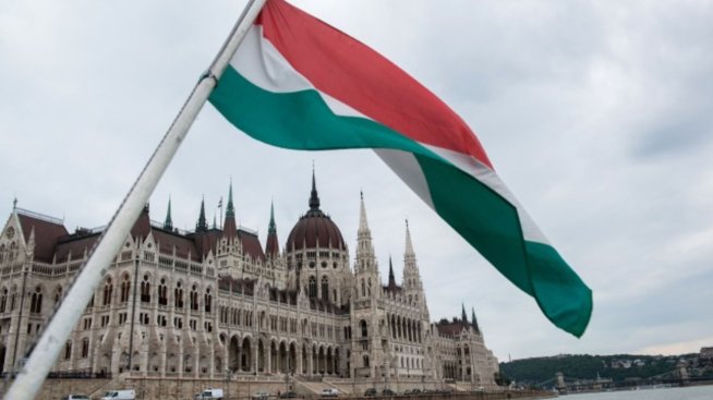 Ще изплати ли ЕК 545 млн. евро от замразените пари за Унгария?