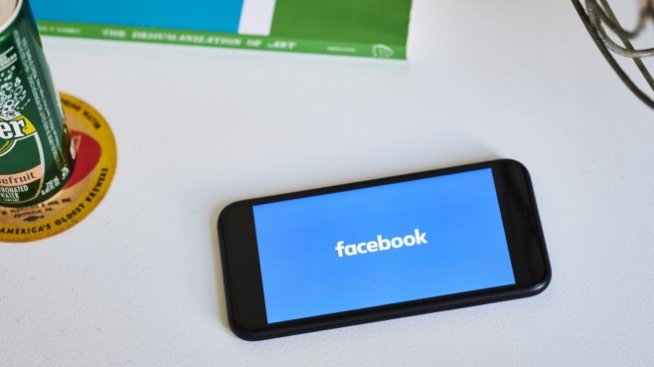 Facebook предоставя 100 млн. долара на медийни компании 