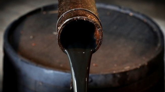 Китайските петролни компании свиват капиталовите разходи заради ниските цени