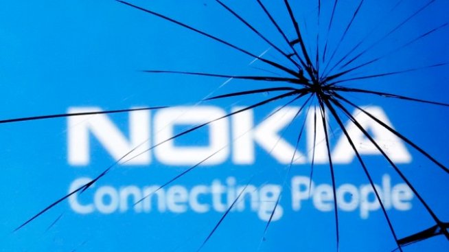 Акциите на Nokia в спирала надолу