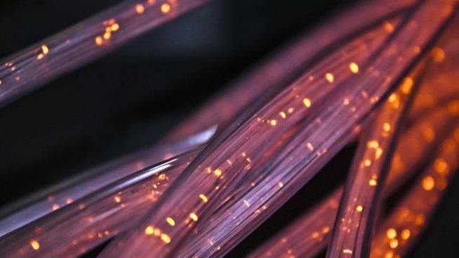 Нов оптичен кабел ще свързва Европа и Азия