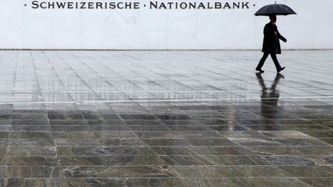 МВФ: Швейцария трябва да фокусира паричната политика върху отрицателните лихви
