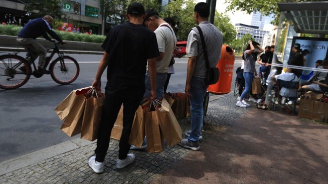 Проблемните доставки отново помрачават доверието на инвеститорите в Германия