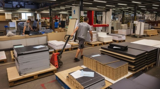 Служителите трябва да получават акции както директорите