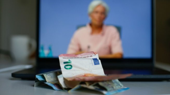 ЕЦБ ще изпробва плащания с валути, различни от еврото, през системата Tips