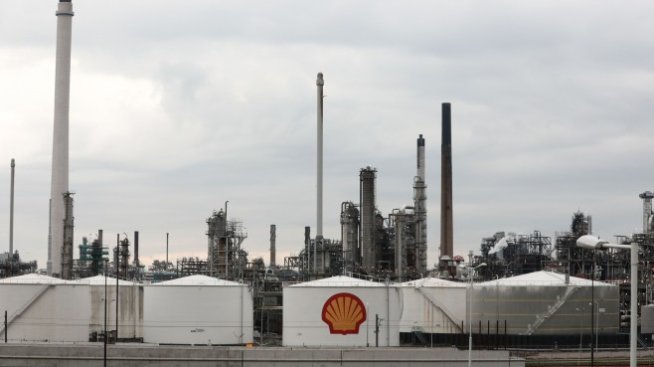 Shell: Накрая ще останем със само 10 рафинерии