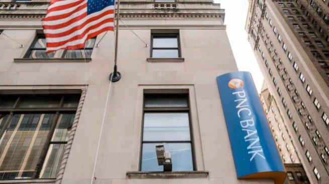 Испанската банка BBVA продава щатския си бизнес на американската PNC