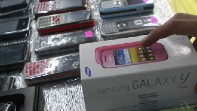 КЗП предупреждава за нелоялна търговия с рециклирани телефони 