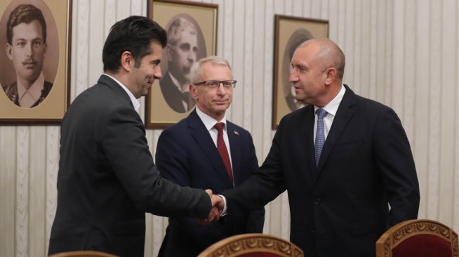 „Кризите изискват нестандартни решения“: ПП-ДБ искат закони срещу корупцията преди мандата