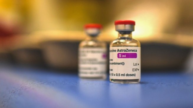 Борисов разпореди спирането на имунизацията с ваксината на AstraZeneca*