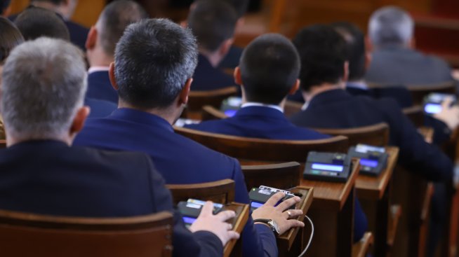Парламентът прие проект на решение за изграждане на нова ядрена мощност в АЕЦ "Козлодуй"