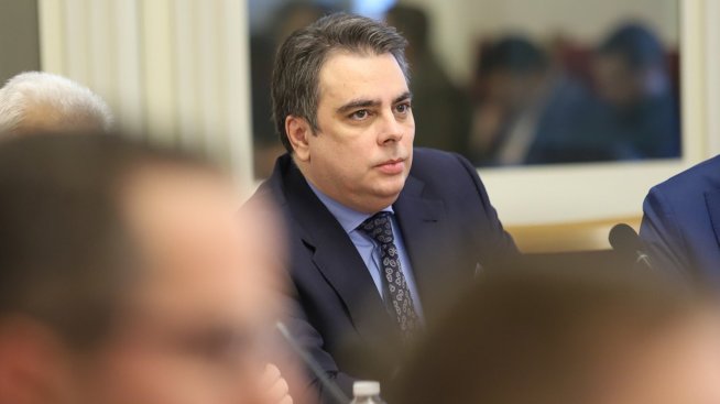 Асен Василев: Очаква се бюджетният дефицит в края на годината да бъде 2,5%