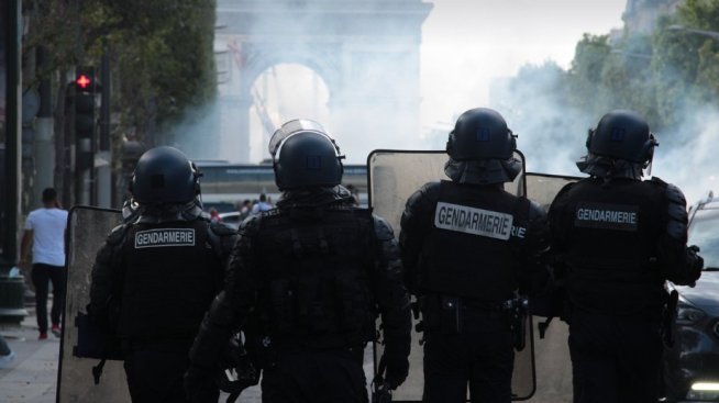 Какво е решението на цивилизационния конфликт във Франция?