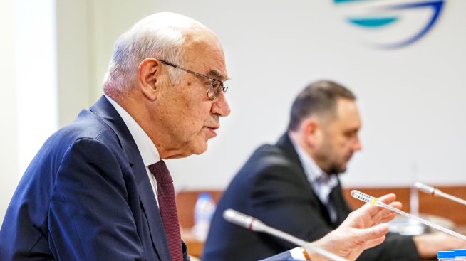 КЕВР: Законът задължава повишаване на цената на тока от 1 януари