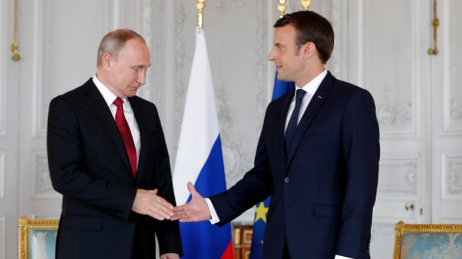 Макрон заминава за Русия в търсене на допирни точки с Путин