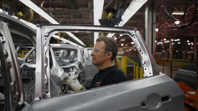 Ford свива производството на редица модели заради пожар в завод на доставчик на алуминий