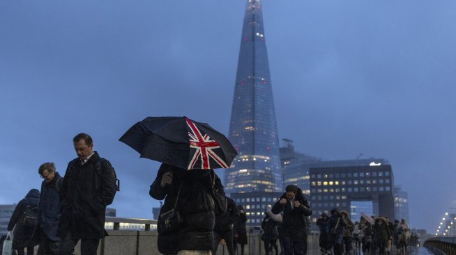 Ръстът на заплатите във Великобритания достигна осеммесечен връх