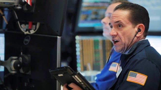 Wall Street се отправя към червен финал на седмицата*