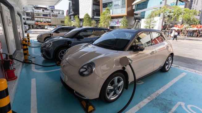 Китайските автомобилни компании хвърлят ръкавицата на японските конкуренти в Тайланд