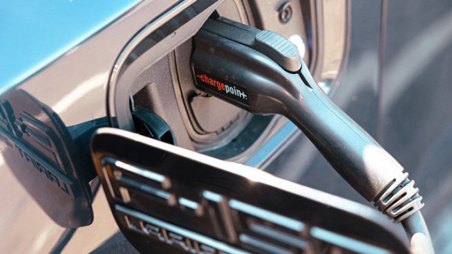 Новият електрически пикап на Ford за 30 хил. долара вещае сблъсък с Вашингтон