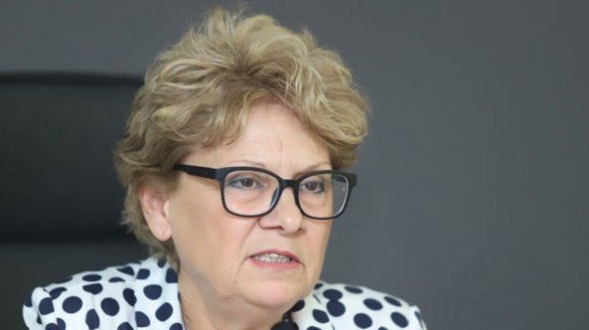 Комитова: Редовно правителство трябва да подпише договора за тунела под Шипка