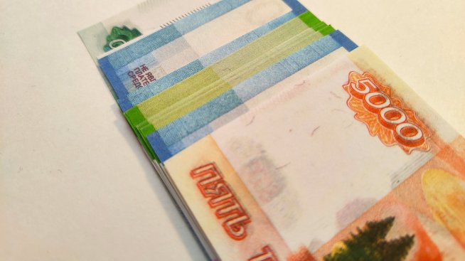 Руснаците са натрупали рекордните 500 млрд. долара в банките, привлечени от високите лихви