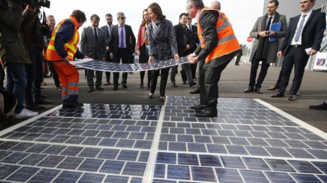 По-евтините панели направиха възможни соларните пътища