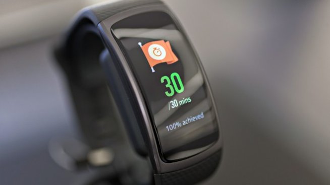 Умните гривни влизат в битка с Covid-19