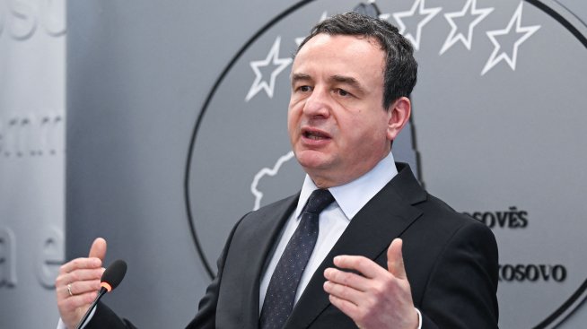 Парламентът на Косово преизбра Албин Курти за премиер, но политическата криза продължава