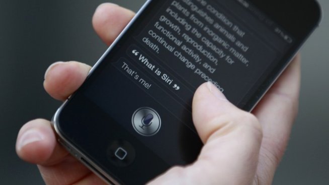 Служители на Apple слушат тайно записи от Siri