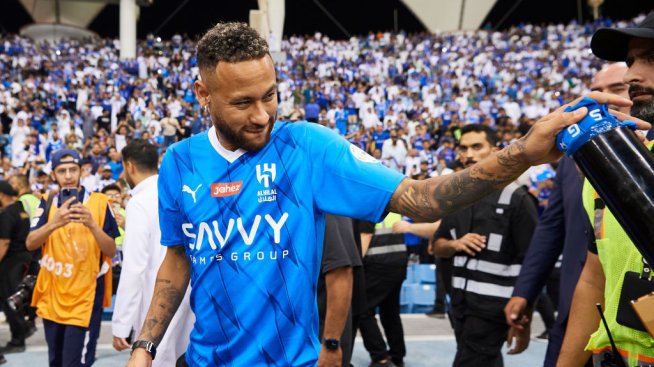 Разточителното харчене на Рияд във футбола е дар за FIFA