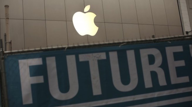 Apple хвърли инвеститорите в паника, акциите се срутиха с близо 10%