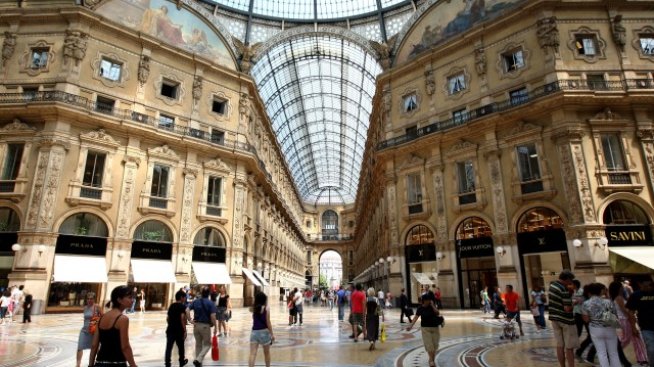Galleria Vittorio Emanuele става витрина на италианския лукс 