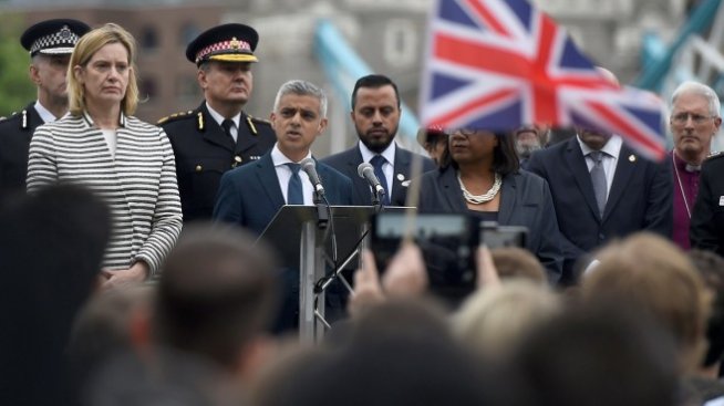 Кметът на Лондон: По-трудно ще спрем бъдещи атаки, ако Мей спечели изборите