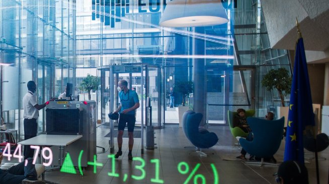 Европейските борси затвориха с повишения след отслабването на глобалните разпродажби