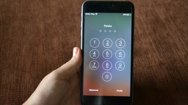 Китайска потребителска група погна Apple за забавянията на старите ѝ телефони