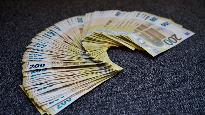 ЕК планира еврооблигации за 90 млрд. евро до юни 2025 г.