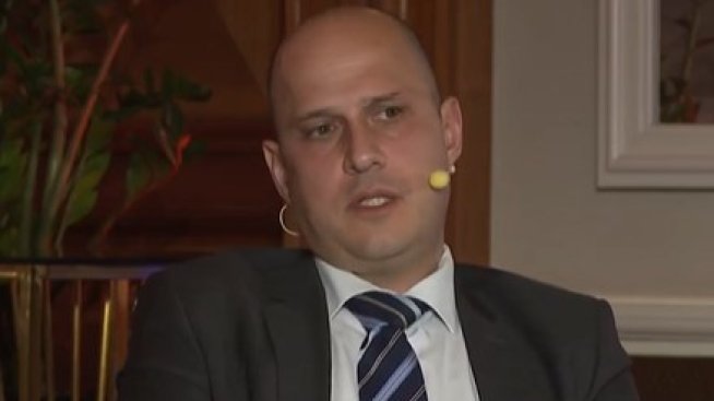 Светослав Миланов: Натискът върху банките се засилва отвсякъде