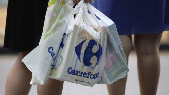 Carrefour продължава битката с кризата