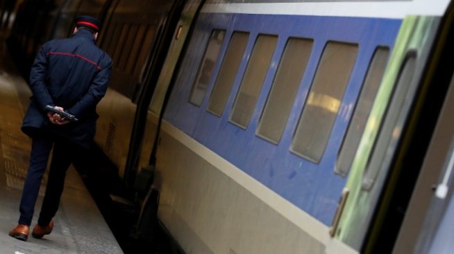 Стачката във френската жп компания струва над 300 млн. евро