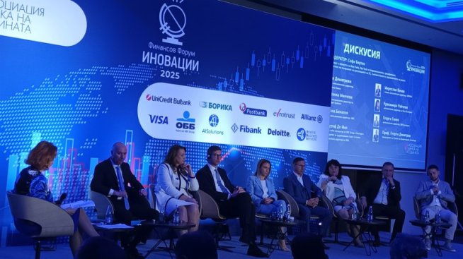 Банките са готови за еврозоната, подканят да не се сменят левовете в евро в последния момент