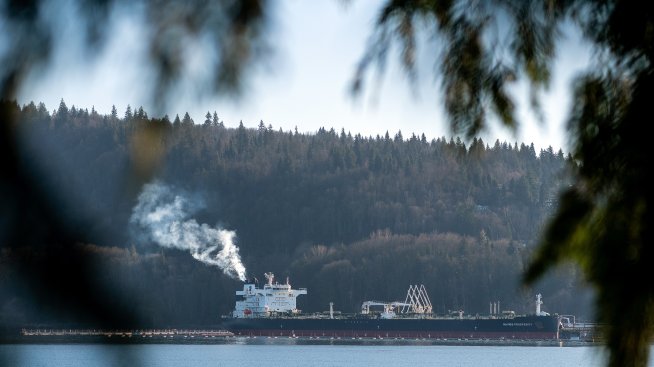 Завземането на венецуелския петрол от Тръмп тласка китайските рафинерии към Канада