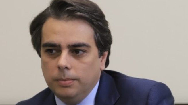 Финансовият министър: Започва проверка в държавните предприятия, НАП и митниците