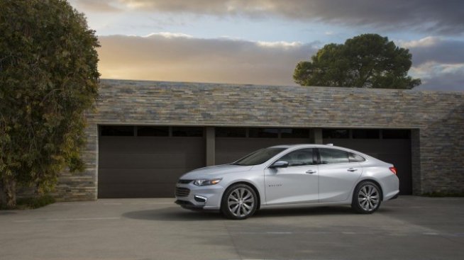 Новият Chevrolet Malibu е по-голям, но по-лек