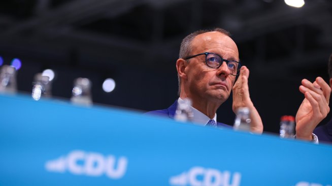 Фридрих Мерц трупа преднина пред крайната десница в ново социологическо проучване