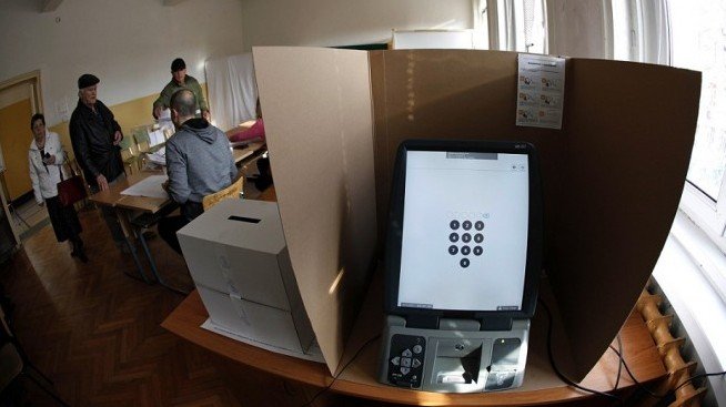 ГЕРБ ще отменя експеримента машинно гласуване